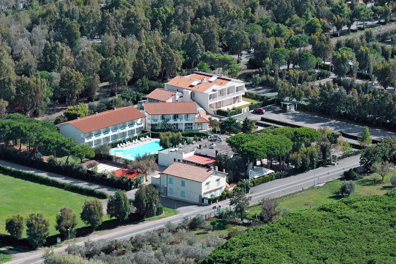 Hotel Residence La Ventola Vada Exterior photo